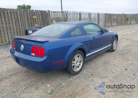2007 Ford Mustang V6 Deluxe/V6 Premium z USA, uszkodzony, nr VIN 1ZVFT80N975270219